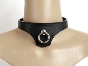 Collier en cuir BDSM noir