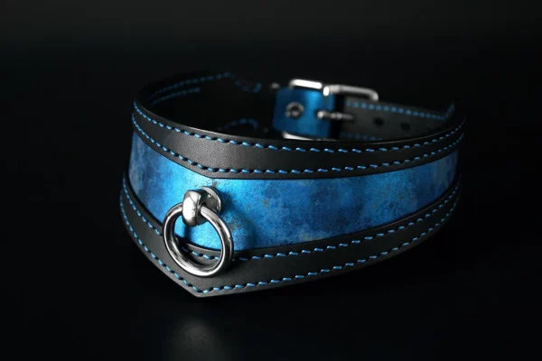 collier de domination en cuir bleu